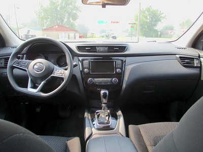 2020 Nissan Rogue, $12995. Photo 6