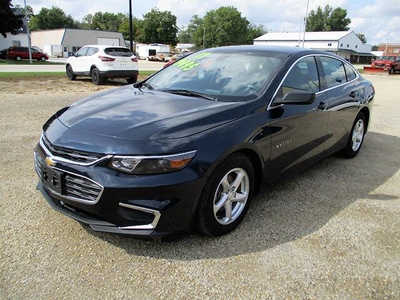 2017 Chevrolet Malibu, $9495. Photo 1