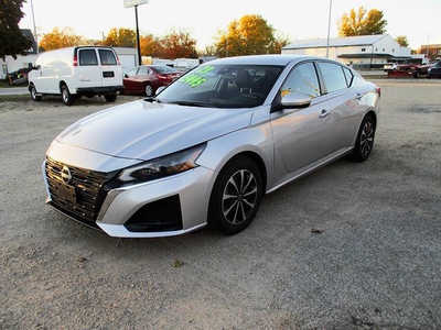 2023 Nissan Altima, $15495. Photo 2