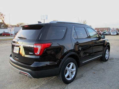 2016 Ford Explorer, $9995. Photo 2