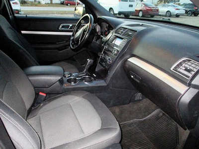 2016 Ford Explorer, $9995. Photo 3