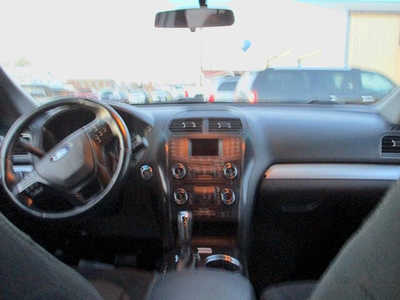 2016 Ford Explorer, $9995. Photo 4