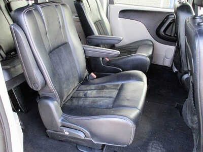 2017 Dodge Caravan, Grand, $7495. Photo 7