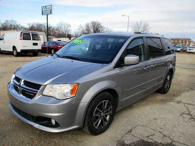 2017 Dodge Caravan, Grand, $7495. Photo 1