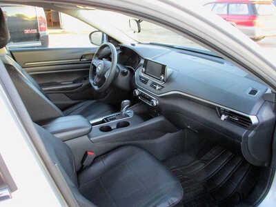 2023 Nissan Altima, $15495. Photo 5