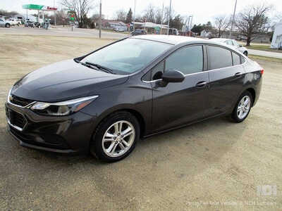 2017 Chevrolet Cruze, $6995. Photo 2