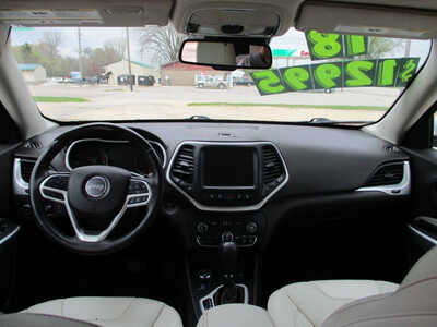 2018 Jeep Cherokee, $12995. Photo 6