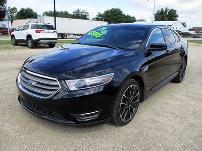 2019 Ford Taurus, $12494. Photo 2