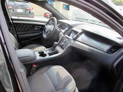 2019 Ford Taurus, $12494. Photo 5