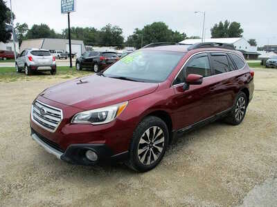 2017 Subaru Outback, $11795. Photo 2