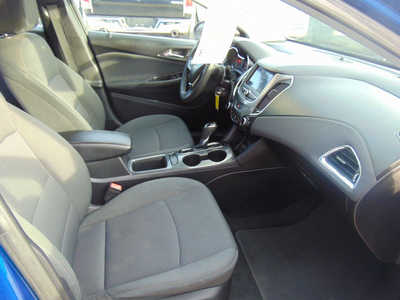 2019 Chevrolet Cruze, $11995. Photo 10