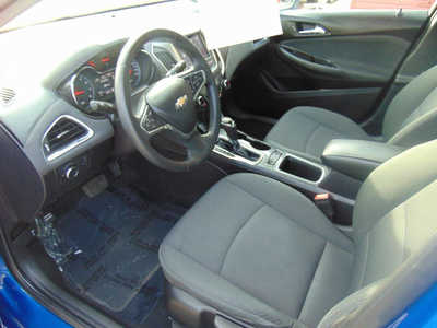 2019 Chevrolet Cruze, $11995. Photo 11