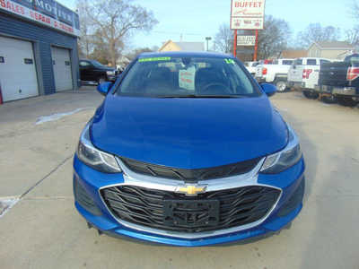 2019 Chevrolet Cruze, $11995. Photo 2