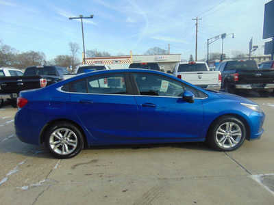 2019 Chevrolet Cruze, $11995. Photo 4