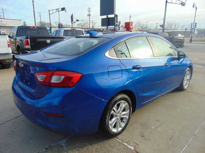 2019 Chevrolet Cruze, $11995. Photo 5