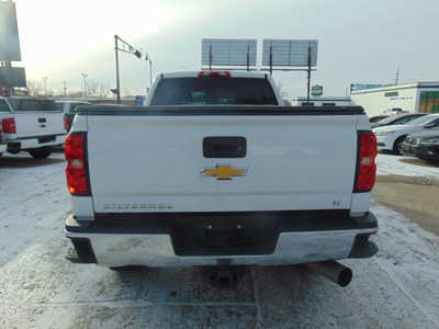 2018 Chevrolet 2500 Crew Cab, $29995. Photo 6