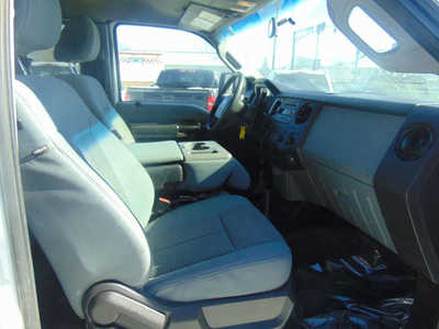 2014 Ford F250 Ext Cab, $14995. Photo 9