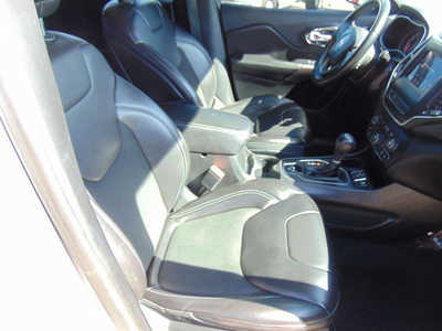 2019 Jeep Cherokee, $11995. Photo 10