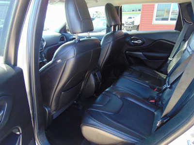 2019 Jeep Cherokee, $11995. Photo 9