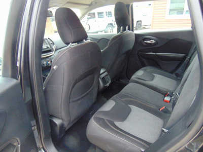 2014 Jeep Cherokee, $7995. Photo 9