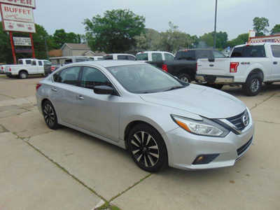 2018 Nissan Altima, $9995. Photo 3
