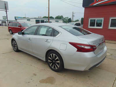 2018 Nissan Altima, $9995. Photo 7