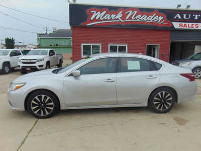2018 Nissan Altima, $9995. Photo 8