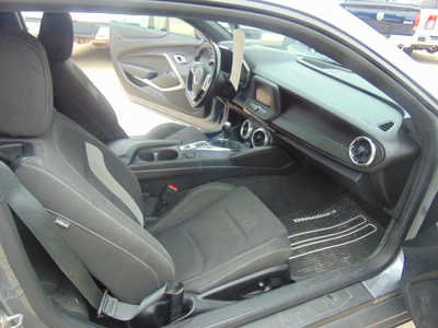 2020 Chevrolet Camaro, $19995. Photo 11