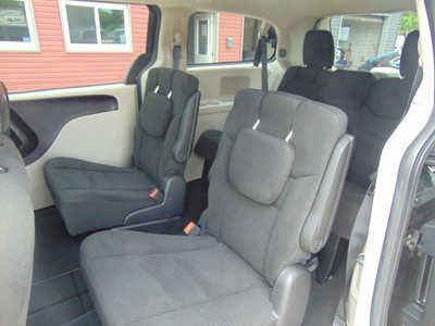 2016 Dodge Grand Caravan, $9995. Photo 9