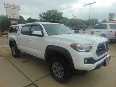 2017 Toyota Tacoma, $19995. Photo 3
