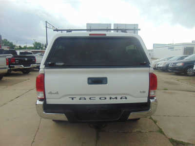 2017 Toyota Tacoma, $19995. Photo 6