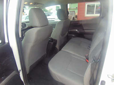 2017 Toyota Tacoma, $19995. Photo 9
