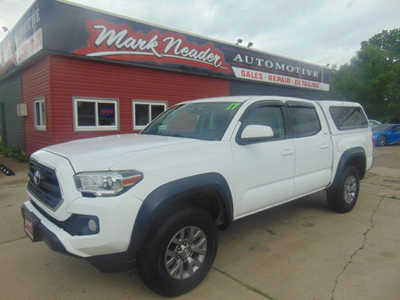 2017 Toyota Tacoma, $19995. Photo 1