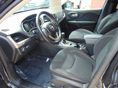 2016 Jeep Cherokee, $14995. Photo 11