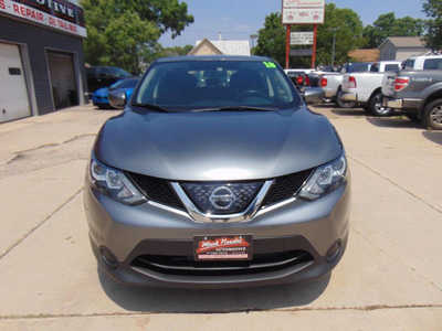 2018 Nissan Rogue, $11995. Photo 2