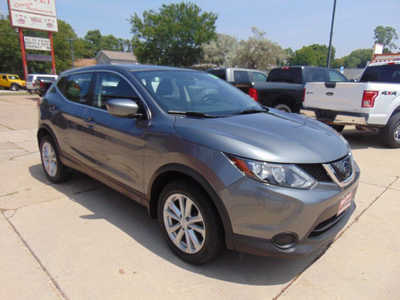 2018 Nissan Rogue, $11995. Photo 3