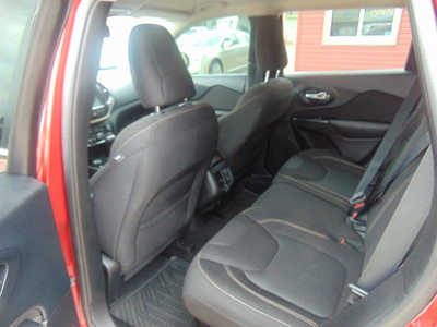 2016 Jeep Cherokee, $9995. Photo 9