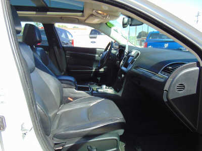 2016 Chrysler 300, $12995. Photo 10