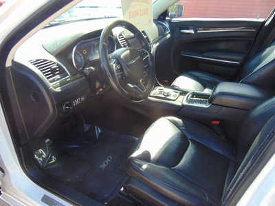 2016 Chrysler 300, $12995. Photo 11