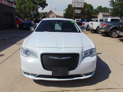 2016 Chrysler 300, $12995. Photo 2