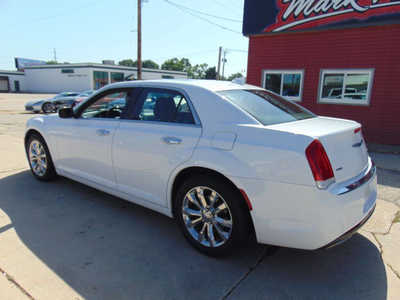 2016 Chrysler 300, $12995. Photo 7