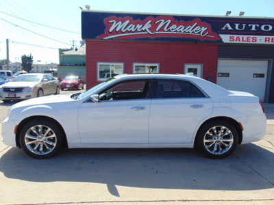 2016 Chrysler 300, $12995. Photo 8