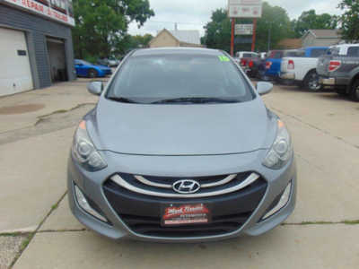 2015 Hyundai Elantra, $8995. Photo 2