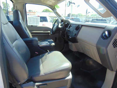 2009 Ford F250 Reg Cab, $11995. Photo 10