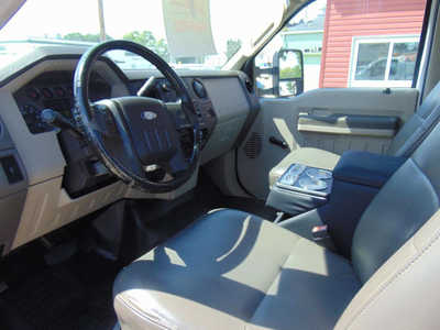 2009 Ford F250 Reg Cab, $11995. Photo 9