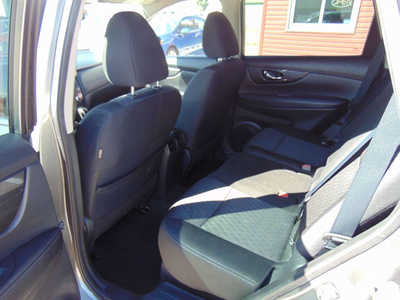2017 Nissan Rogue, $10995. Photo 10