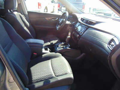 2017 Nissan Rogue, $10995. Photo 11
