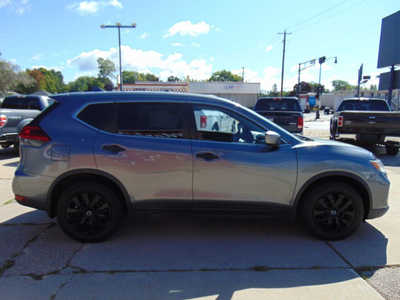 2017 Nissan Rogue, $10995. Photo 4
