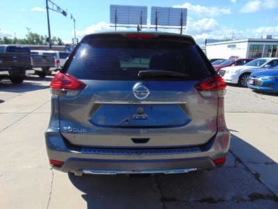 2017 Nissan Rogue, $10995. Photo 6