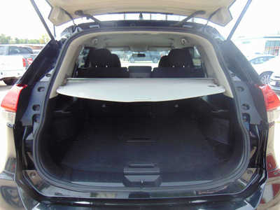 2017 Nissan Rogue, $12995. Photo 6